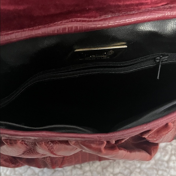 Sharif Burgundy and Black Textured Shoulder Bag - Picture 6 of 10